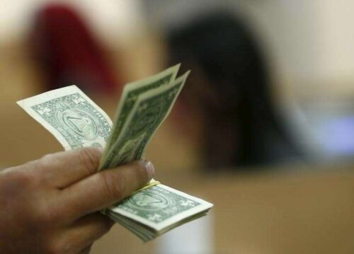 Dolar stabilizuje się po ostrym spadku; Jackson Hole Spotkanie w centrum uwagi przez Investing.com