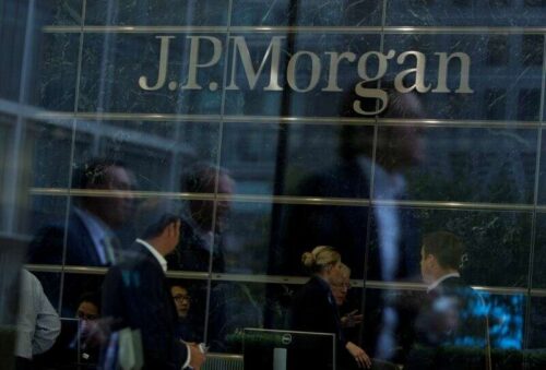 JPMorgan ma nadwagę nad suwerenami EM, widzi ściślejsze rozprzestrzenia się przez Reuters