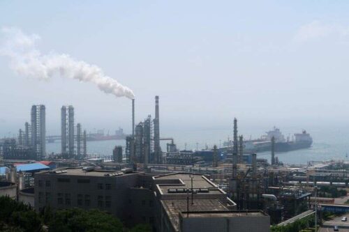 Globalne rafineruje rafinerowanie ropy naftowej, gdy marginesy odzyskują się do poziomów przedkrzynów przez Reuters