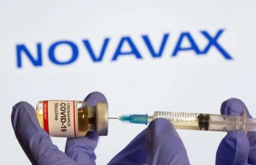 Novavax uzupełnia proces dla WHO w wyjątkowych aprobatach szczepionki COVID-19 przez Reuter