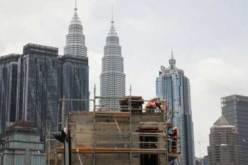 Ekonomia Malezji wymierza się w Q3, Outlook Sunnier jako uderzenie Pandemii zanika przez Reuters