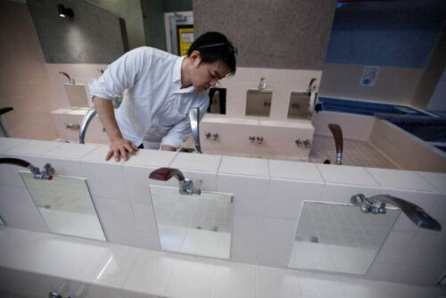 Wysokie ceny ropy mogą chłodzić tradycyjne kąpiele publiczne w Japonii przez Reuter