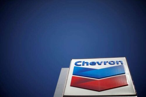 Rajd naftowy i gazowy zwiększa kwartalny zysk Chevron do 8-letniej wysokości przez Reuters