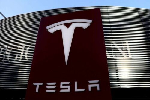 Tesla dąży do zatwierdzenia sądu wygranej w przypadku zniesławienia inżyniera przez Reuter