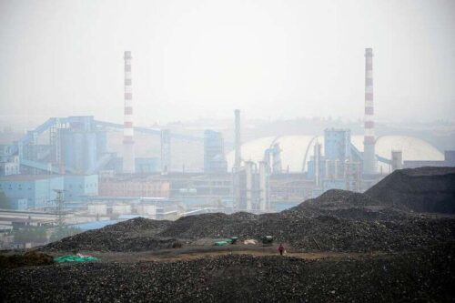 Chiny wyjście węgla trafi na rekord w listopadzie, aby zapewnić zimowe dostawy przez Reuters