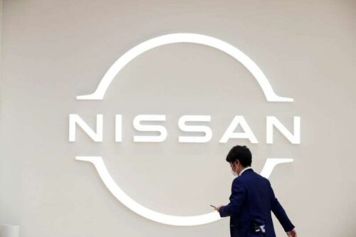 Nissan planuje Gospodarstwo Solarskie Wielka Brytania Duża, by zbudować każdy liść sprzedawany w Europie przez Reuter