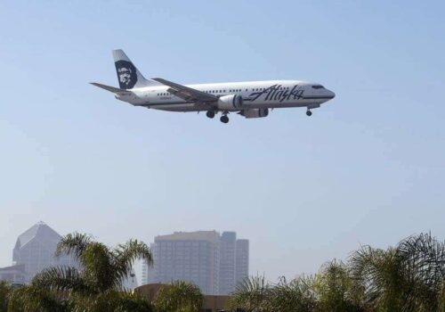 U.S. Linie lotnicze anulują ponad 1000 lotów na dzień przed sylwestrem Bloomberg